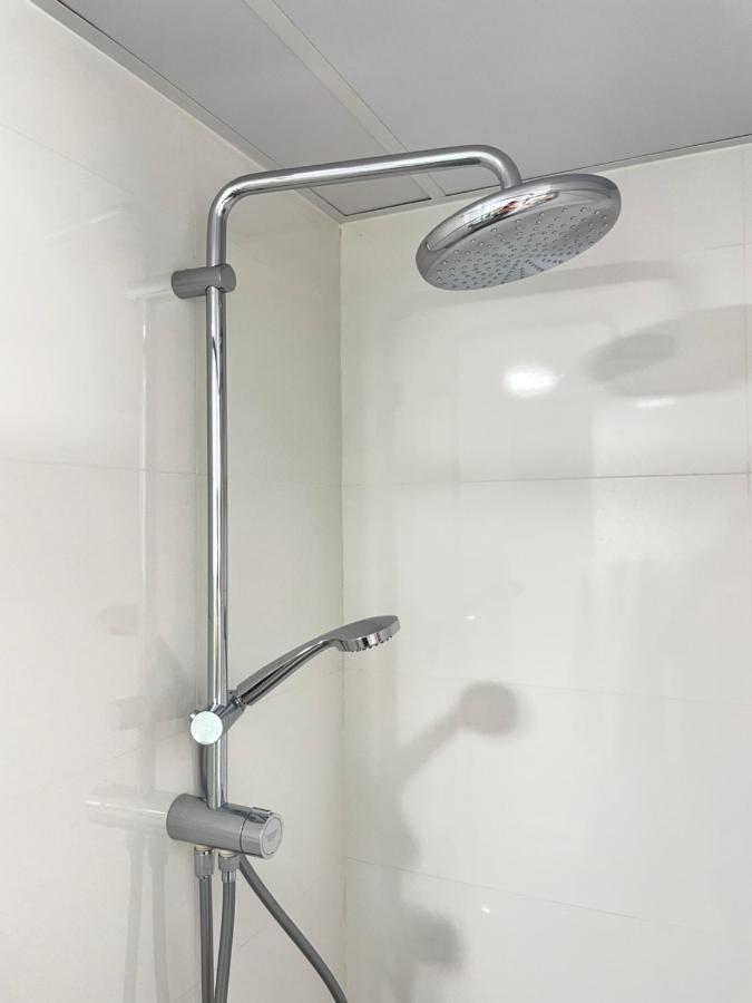 New Square Ocean Apartment Бенидорм Екстериор снимка